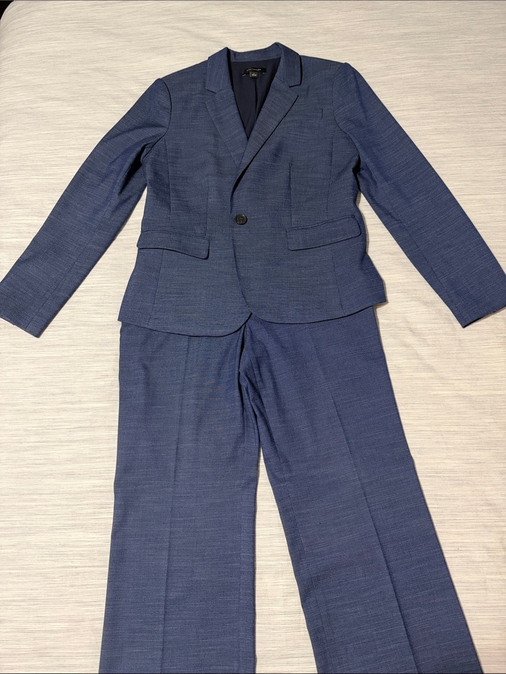 Ann Taylor Women's 2-Piece Suit Set Size 8 Blue Single Button Blazer & Pants
